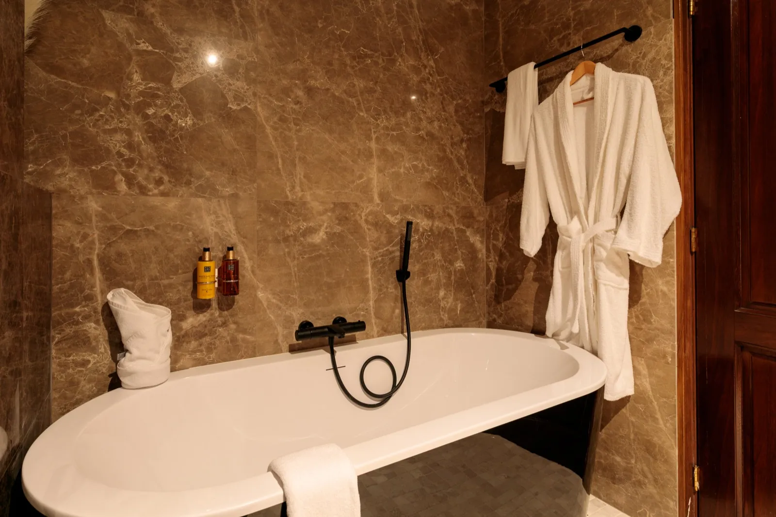 Suite Maxima - 3